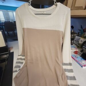 NwT Maurices Stylish Cream and Waffle Knit Shirt Sweater